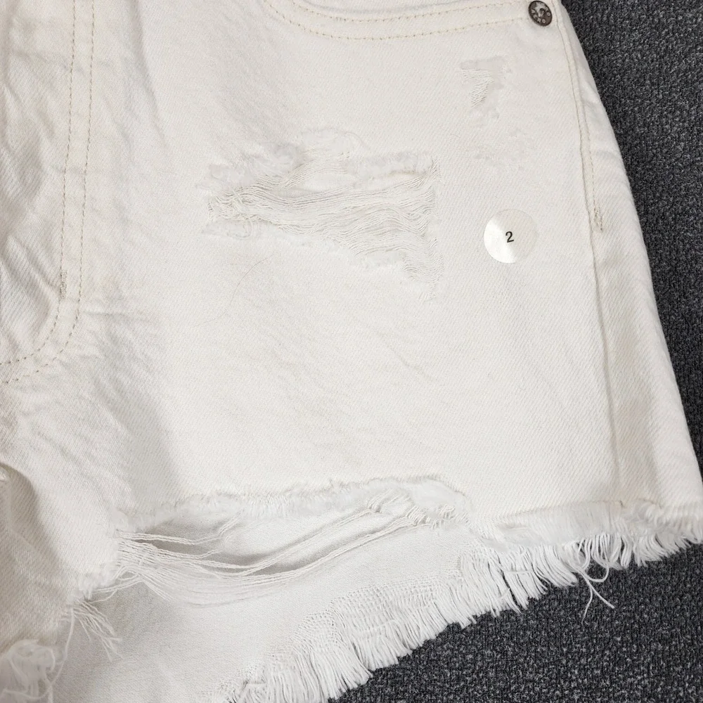 Aeropostale Womens‎ White Low Rise Boyfriend Distressed Denim Shorts Size 2 NWT